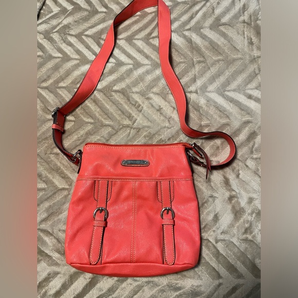 Franco Sarto coral messenger crossbody bag. Lots of inside and outside pockets - Picture 1 of 5